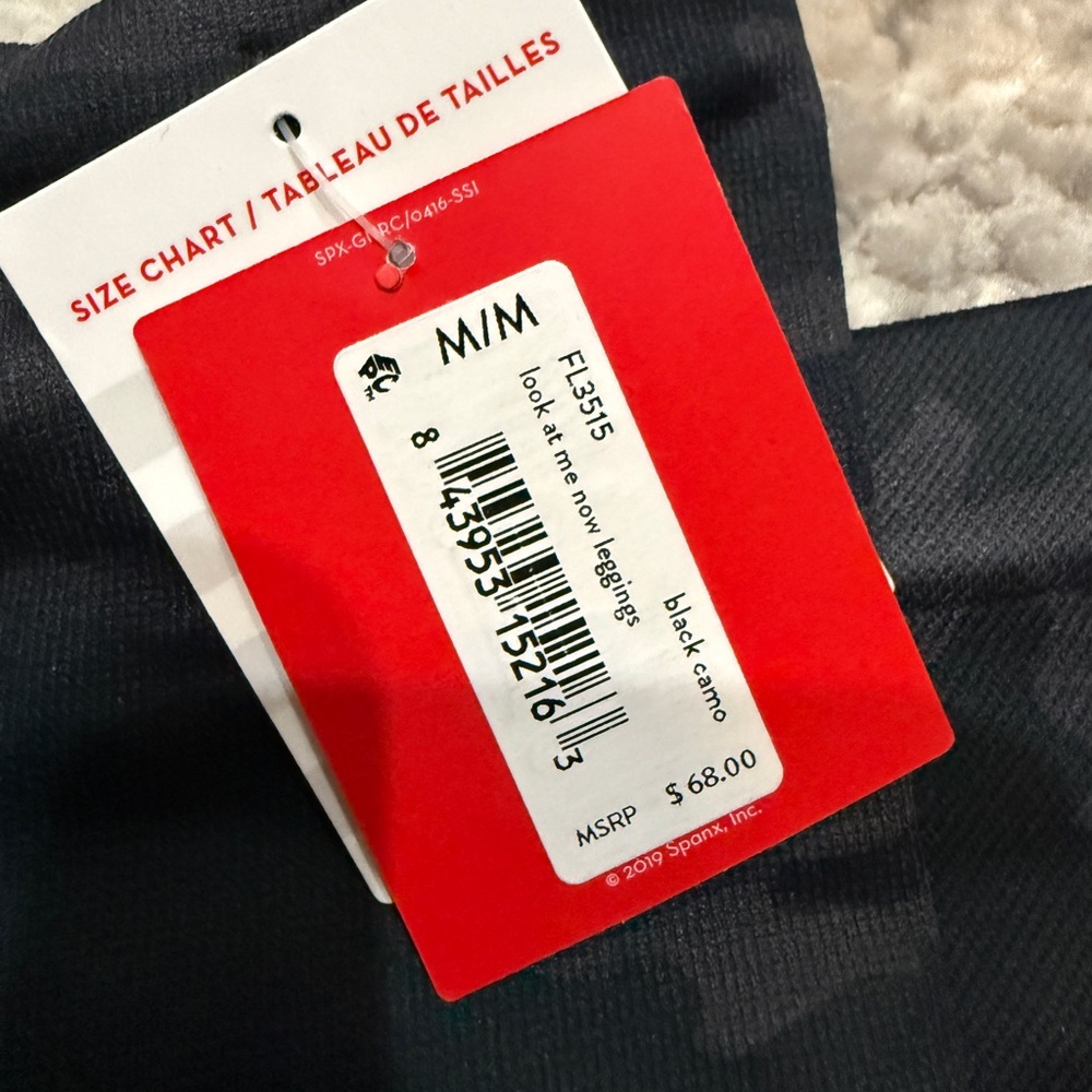 New with tags SPANX Look at me Now Black Camouflage Leggings - Picture 9 of 11